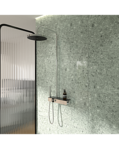 Système de douche Ideal Standard Solos A7884AA avec mitigeur thermostatique apparent Ceratherm Navigo® avec étagère, douchette et pommeau de douche effet pluie 3 jets, chromé